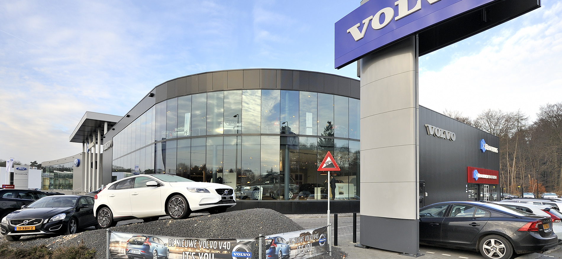 Concept design showroom Volvo Broekhuis Autogroup - 