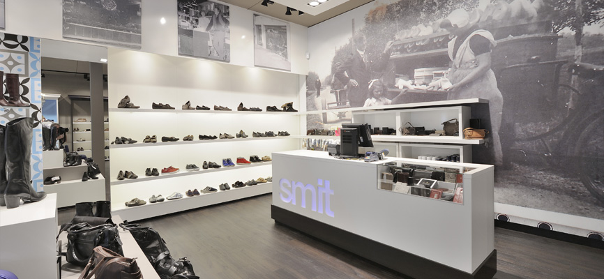 Smit Shoes: Design new shoe store - 