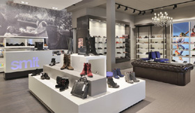 Smit Shoes: Design new shoe store - 