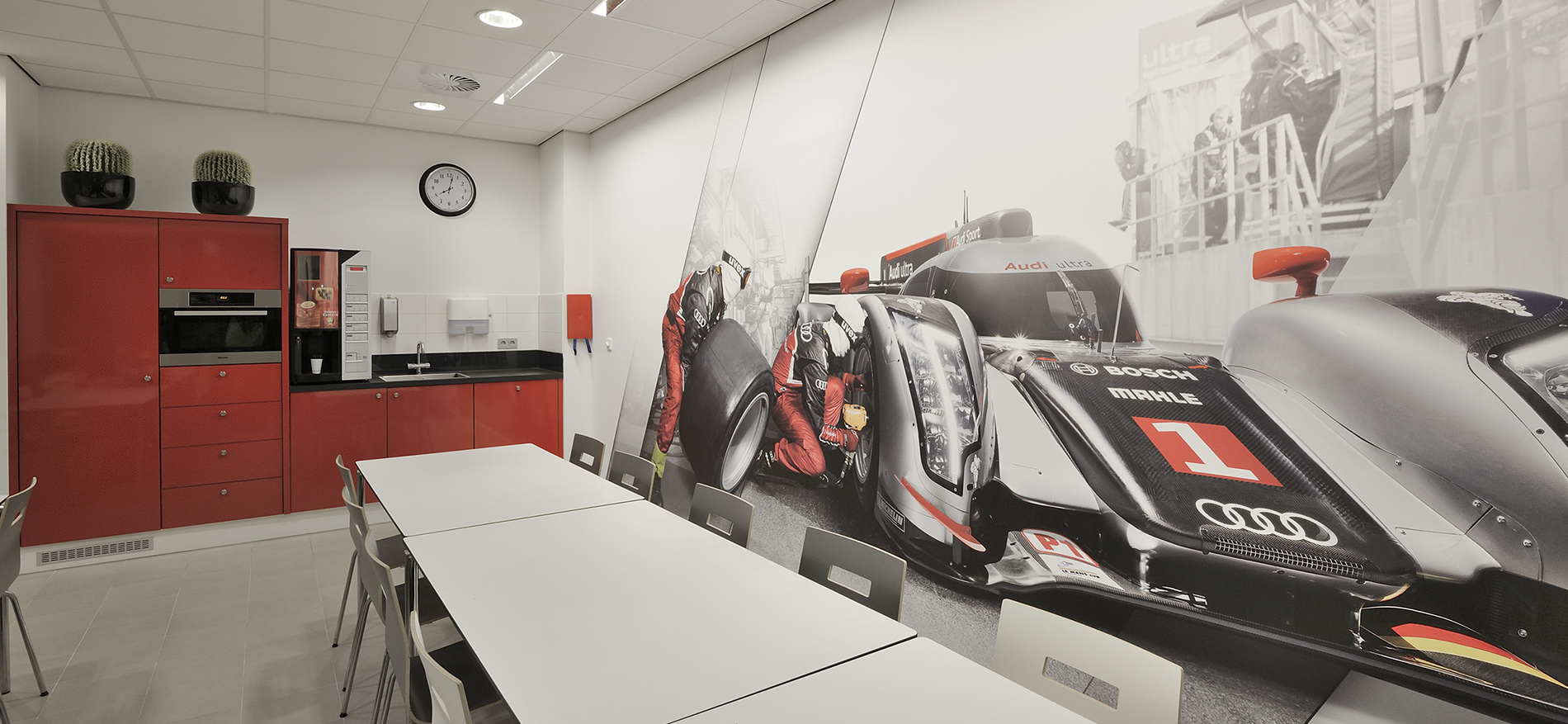 Design and shopfitting Audi Showroom, NL - 