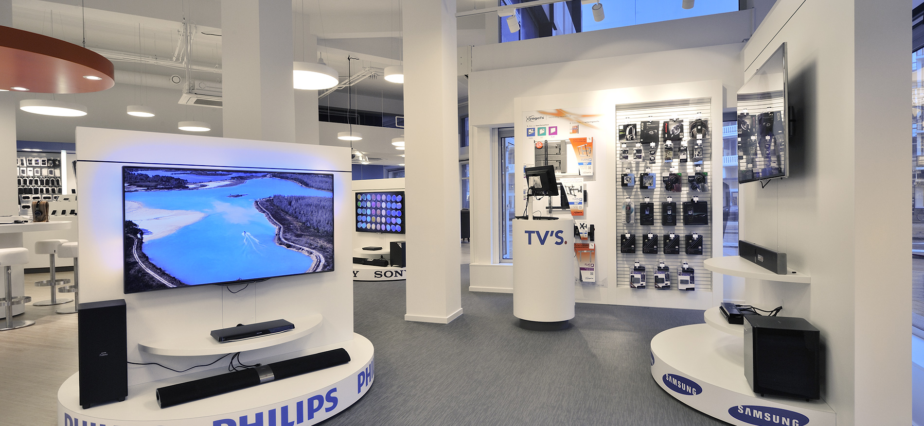 Interior Coolblue Electronics Rotterdam - Retail design