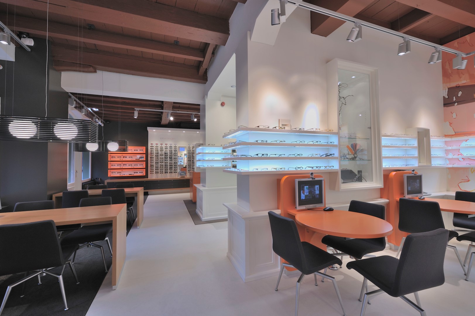 Jochem for eyes: Interior design + made - Optician