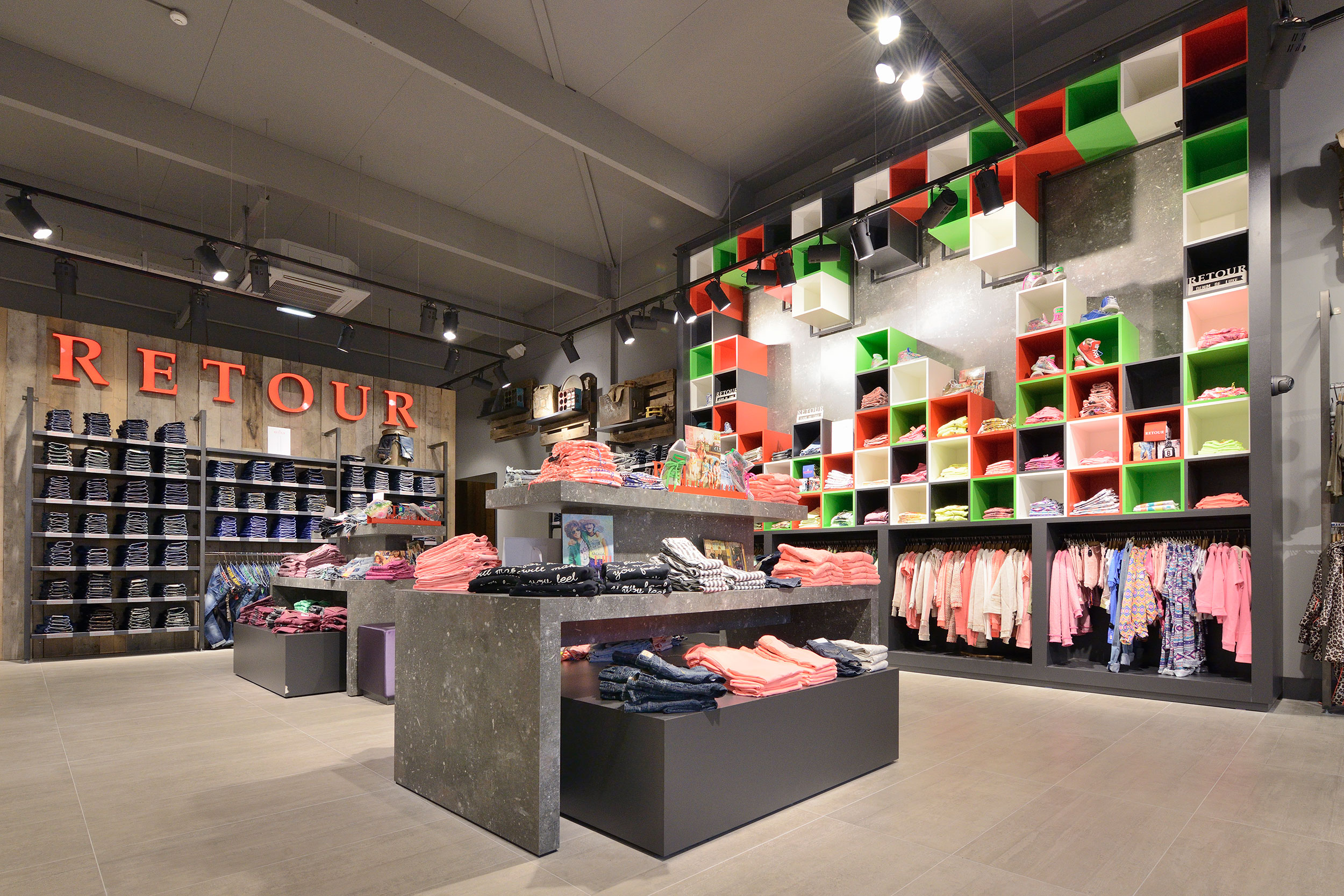 Stimulans sensatie Goed Ontwerp outlet store Retour Jeans Denim de Luxe in Bataviastad