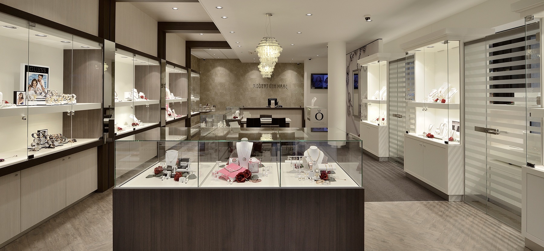 Shop fitting secure jewelry store Robert den Haag by WSB - 