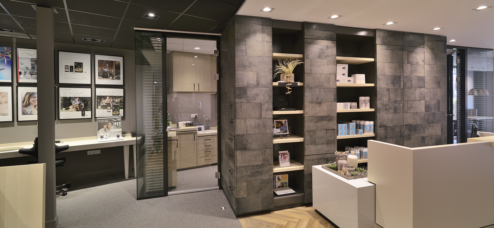 Kaasschieter Audiology: Store design hearing care specialist - 