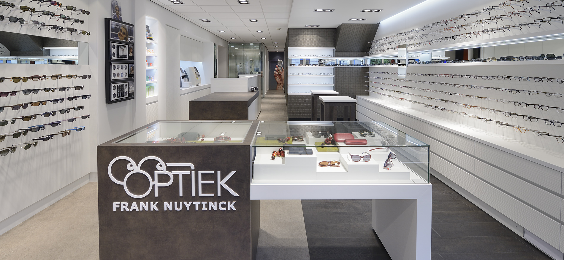 Nuytinck optician retail design & retail construction - 