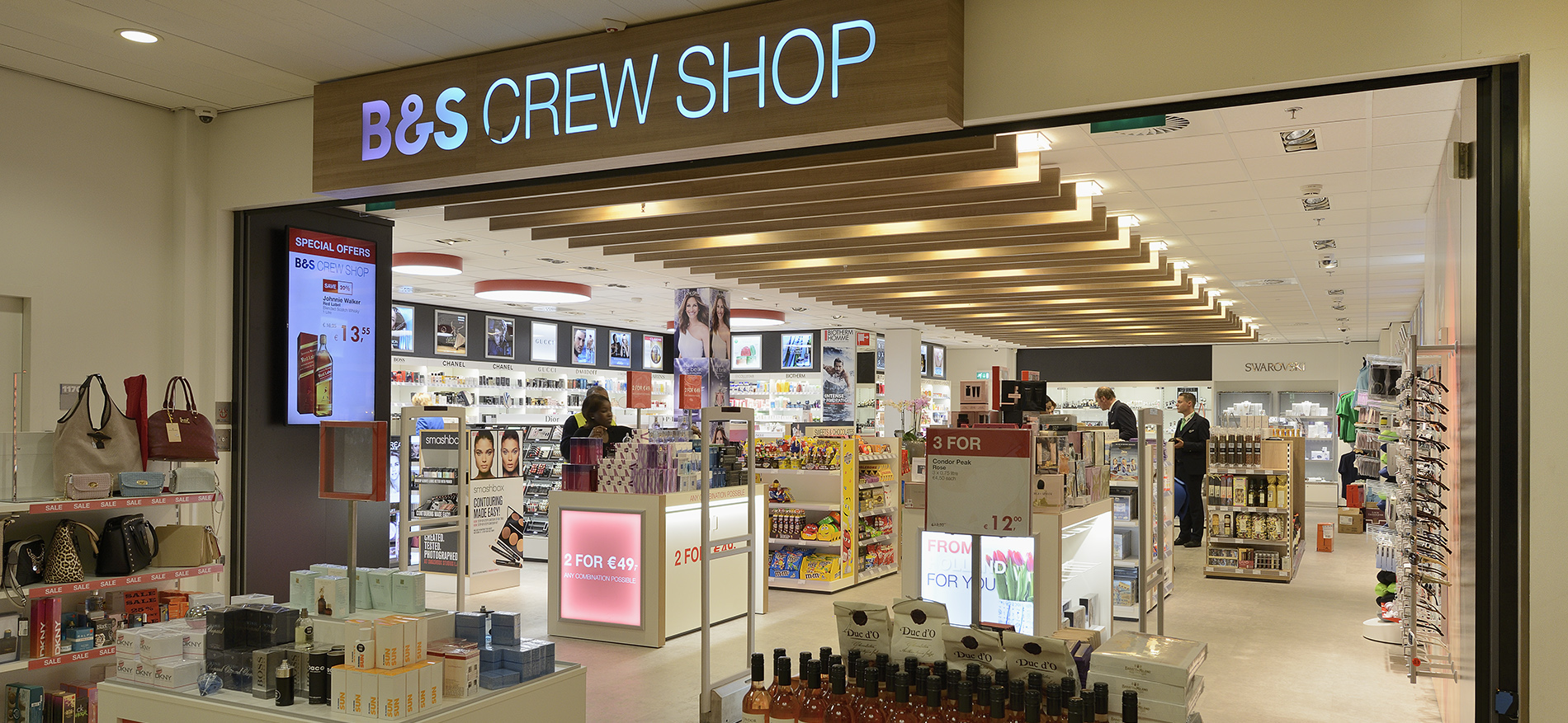 B&S Crewshop Airport Schiphol (NL) – Retail design and shopfitting - Retail design