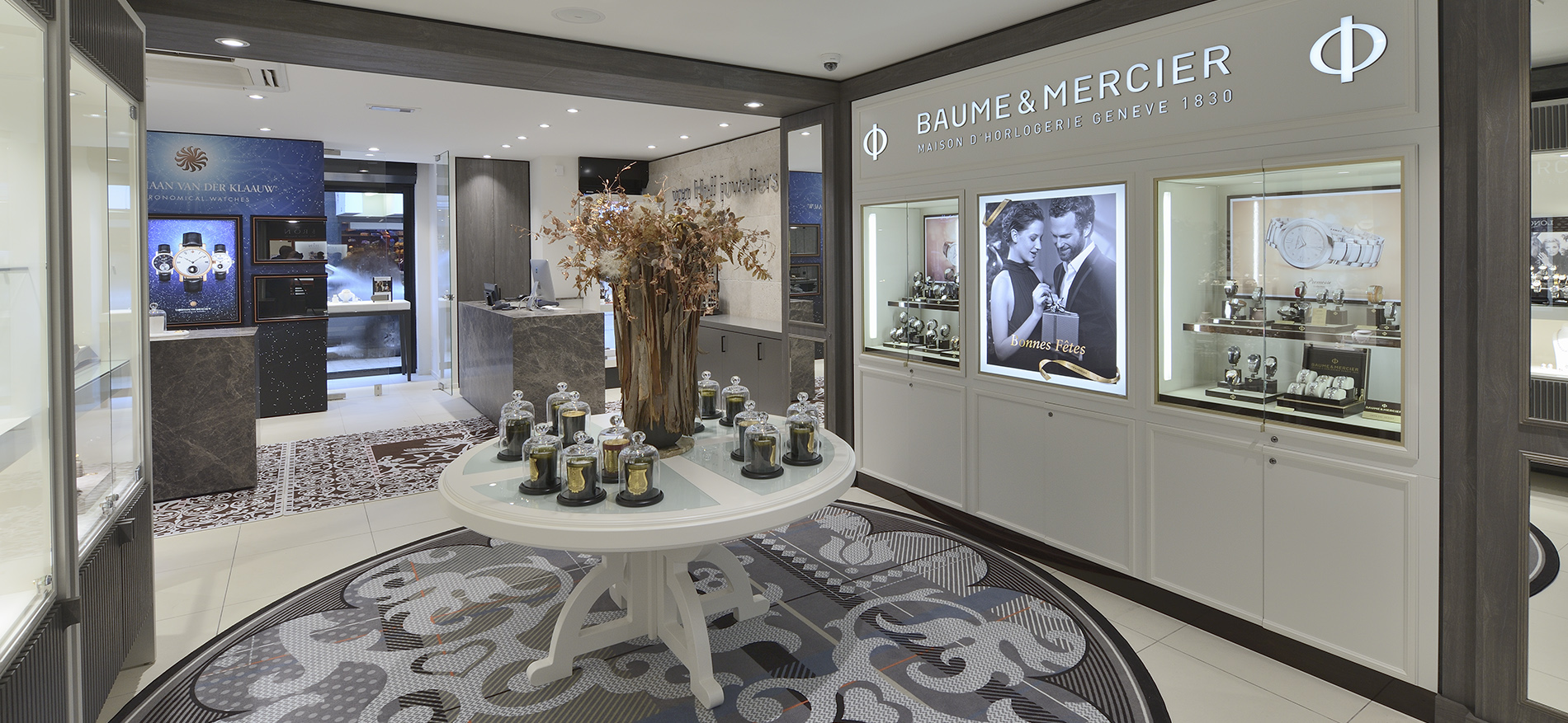 van Hell Juweliers, Apeldoorn (NL): Luxury Store design jeweler with famous brands - 