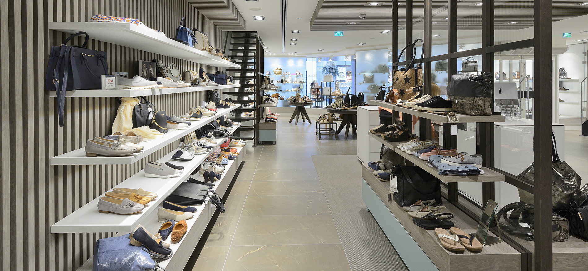 Shuz in Wassenaar: Retail design shoes conceptstore - 