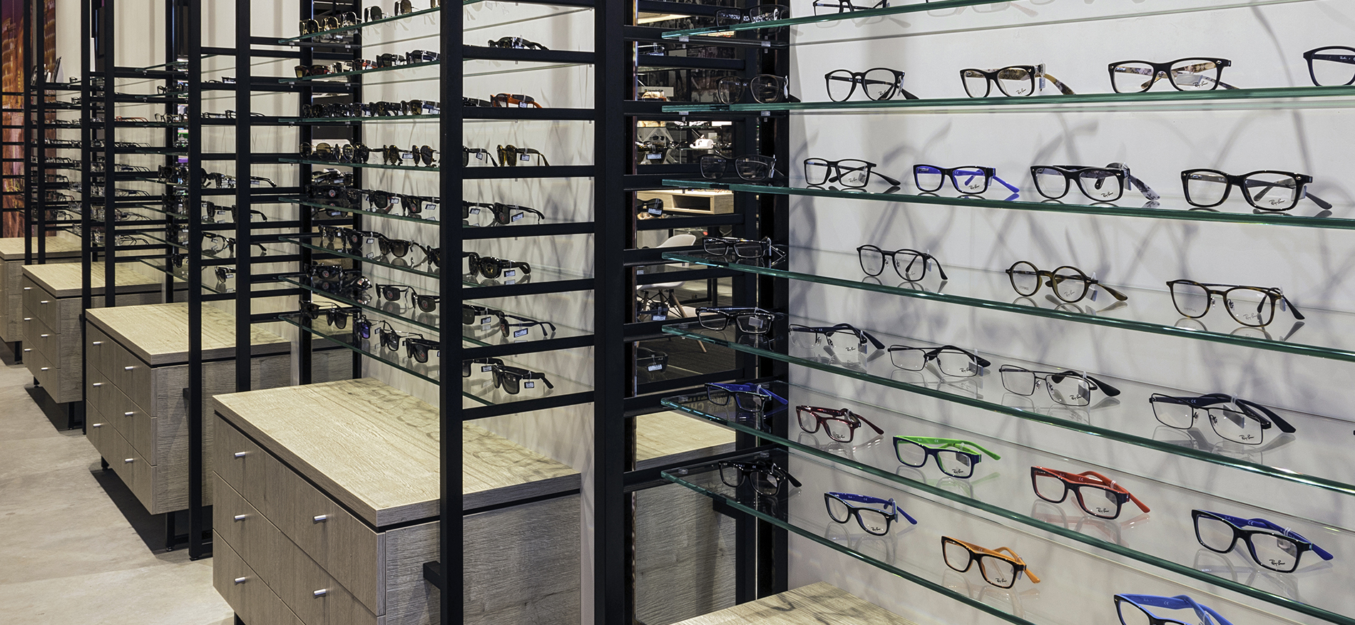 Plusminus Optik (LU): interior optician - 