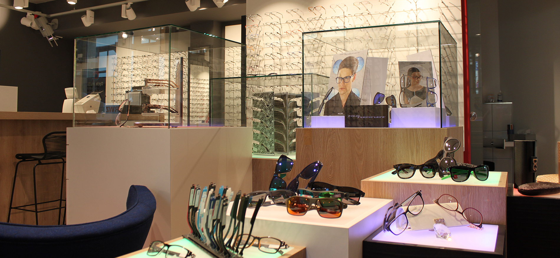 Waller Optik – Hofheim (DE): Design and shopfitting optician shop - 