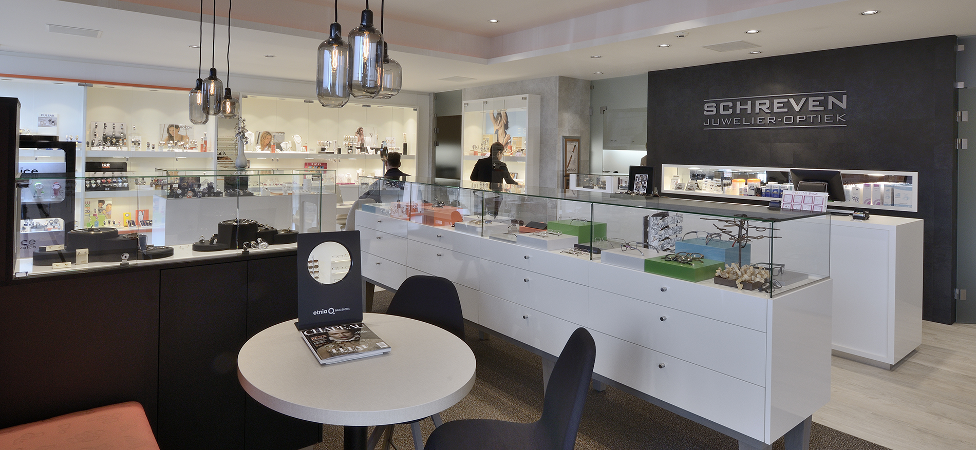 Schreven jeweler and optician: Interior design - Jeweler