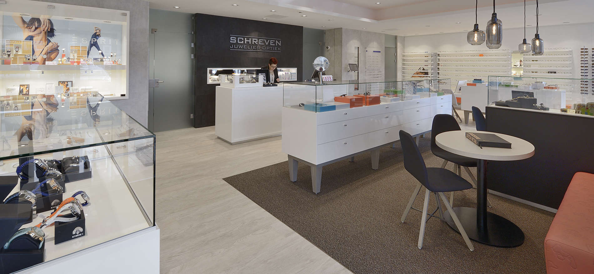 Schreven jeweler and optician: Interior design - Jeweler