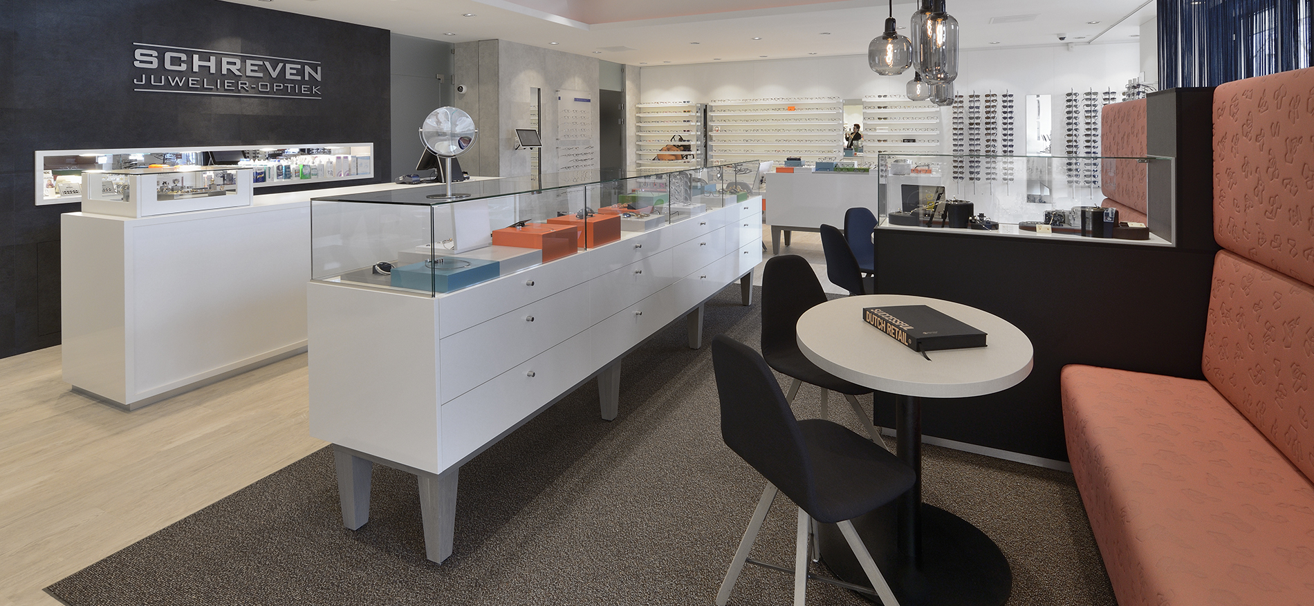 Schreven jeweler and optician: Interior design - Jeweler