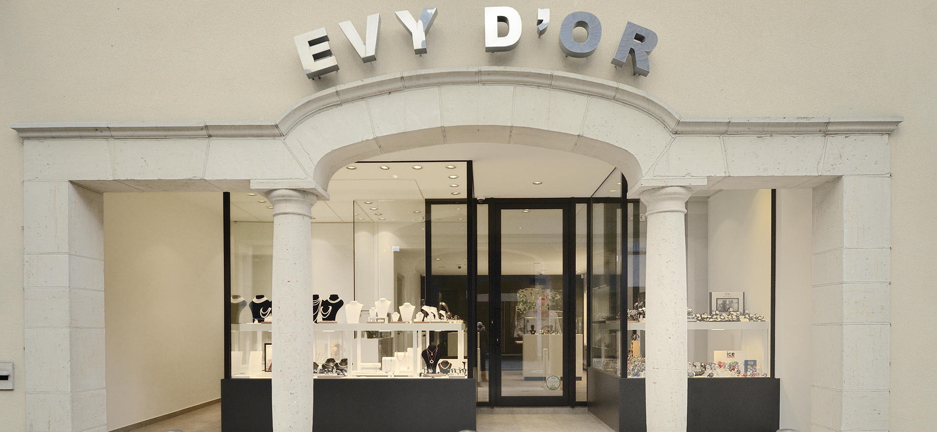 Evy d’Or in Ingelmunster (BE) – Retail design Jeweler shop - 