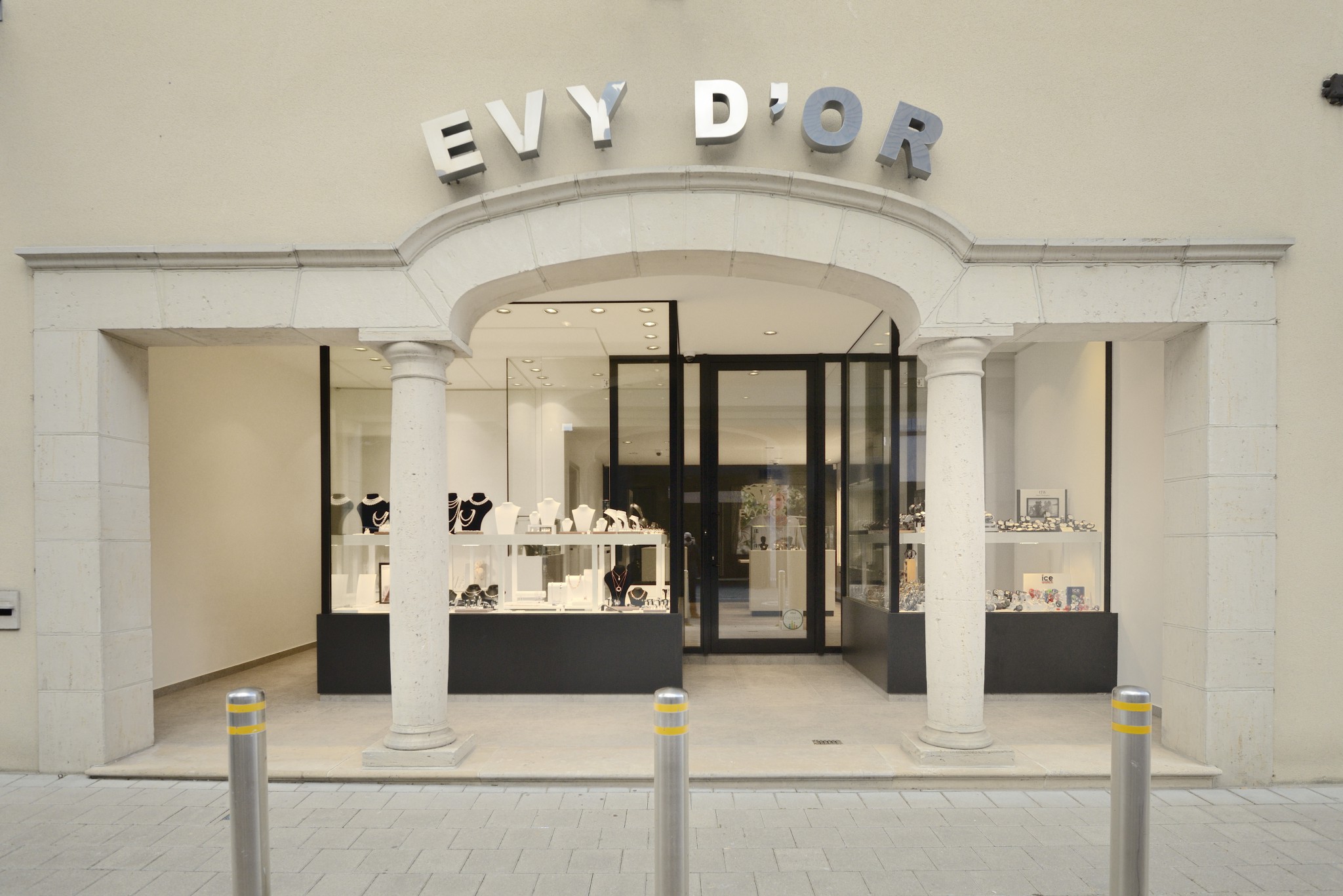 Evy d’Or in Ingelmunster (BE) – Retail design Jeweler shop