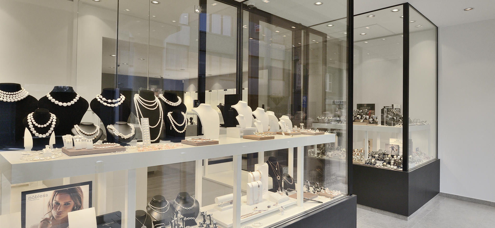 Evy d’Or in Ingelmunster (BE) – Retail design Jeweler shop - 