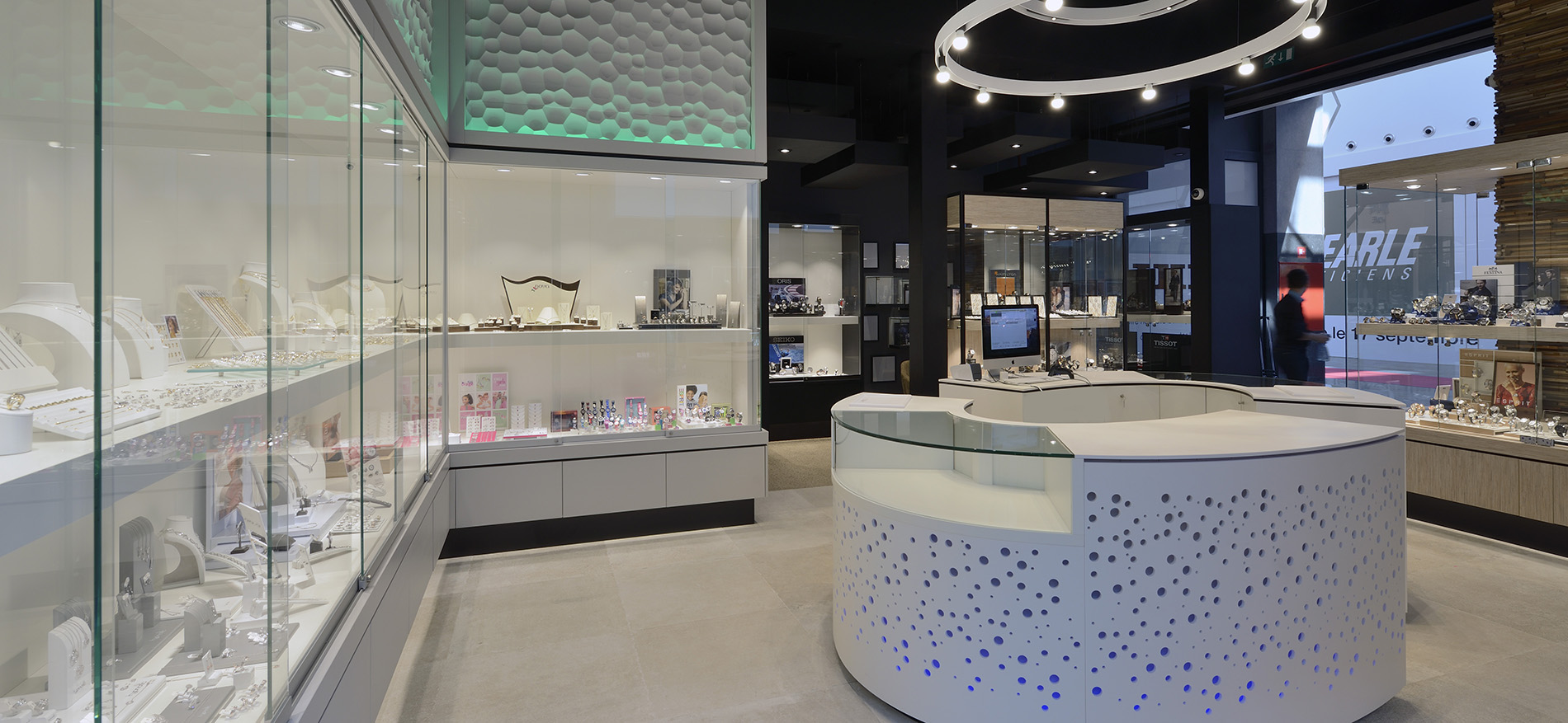 Bijouterie Laurent: Retail design of jewelry shop - 