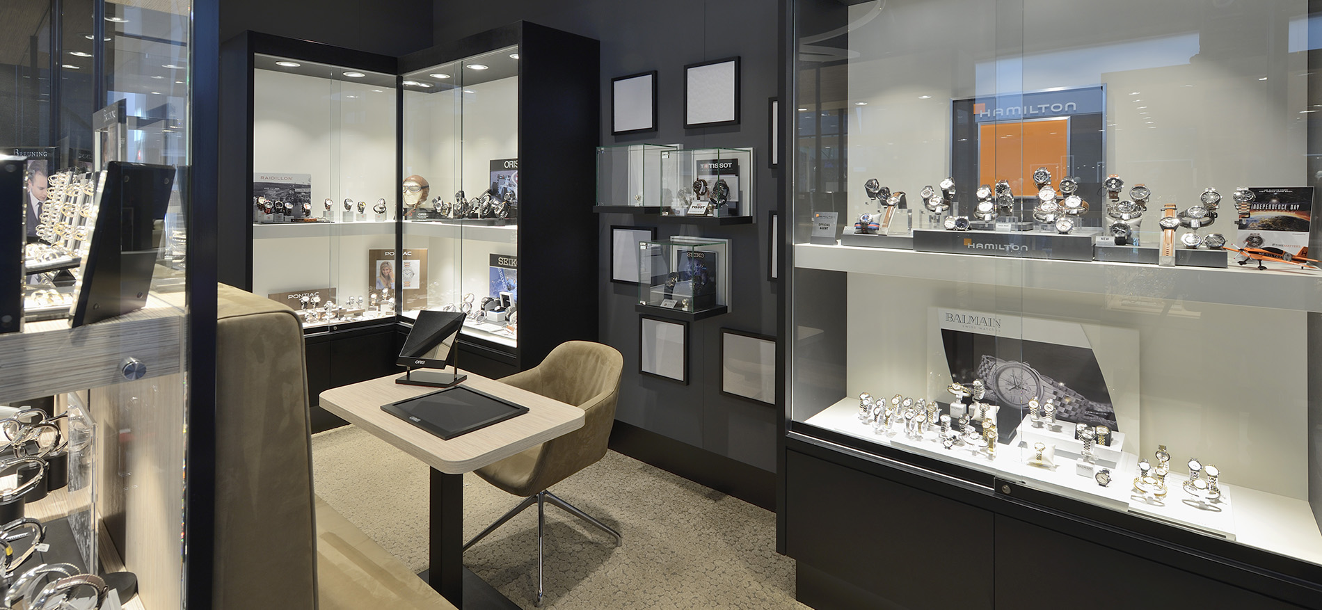 Bijouterie Laurent: Retail design of jewelry shop - 