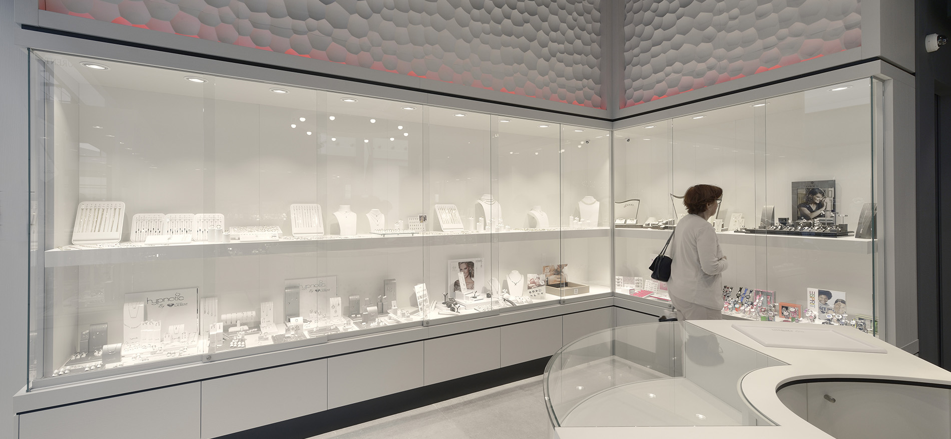 Bijouterie Laurent: Retail design of jewelry shop - 