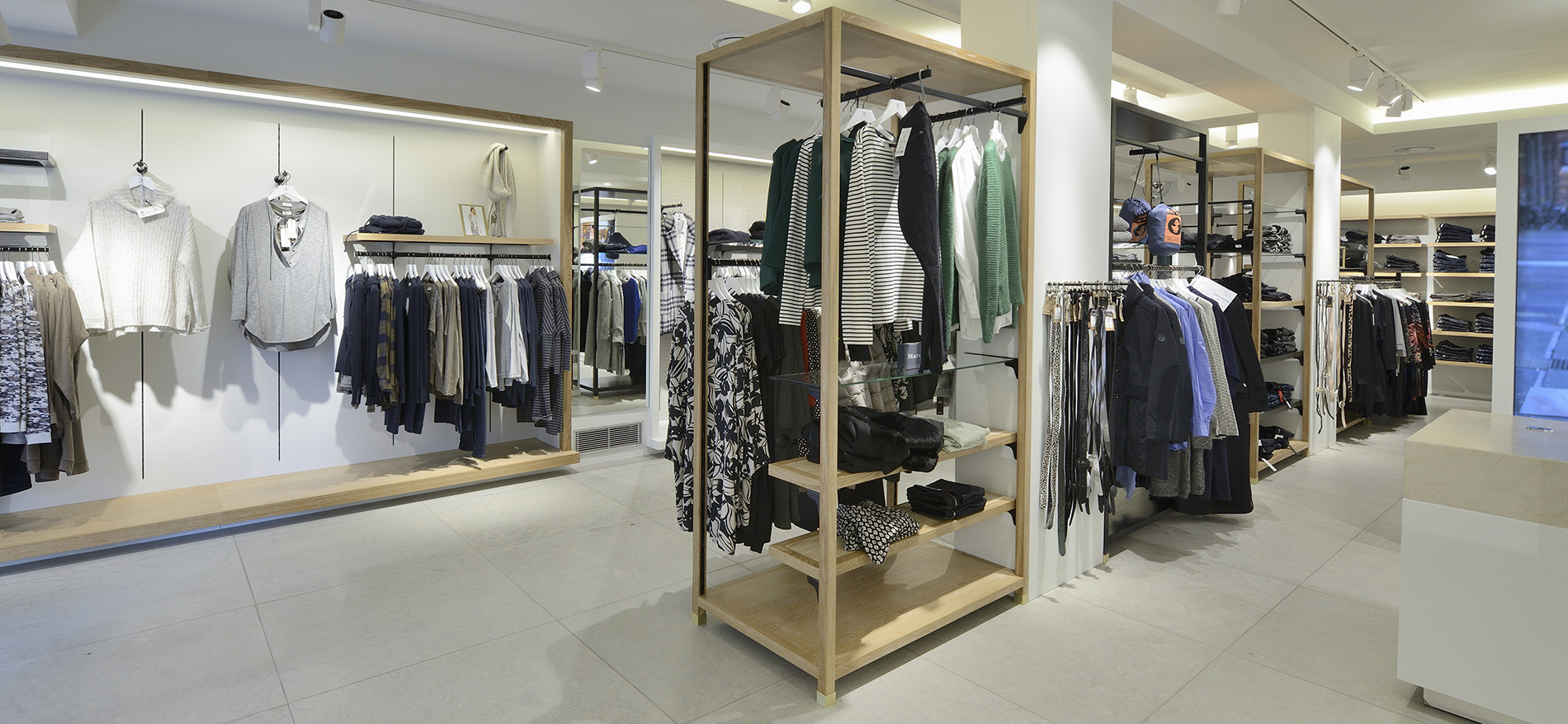 Anna van Toor Fashion: Shopfitting by WSB - Fashion