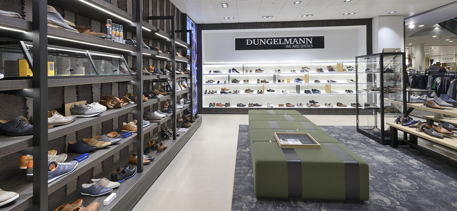 Shop-in-shop Dungelmann Schoenen and Berden Mode - Shoes