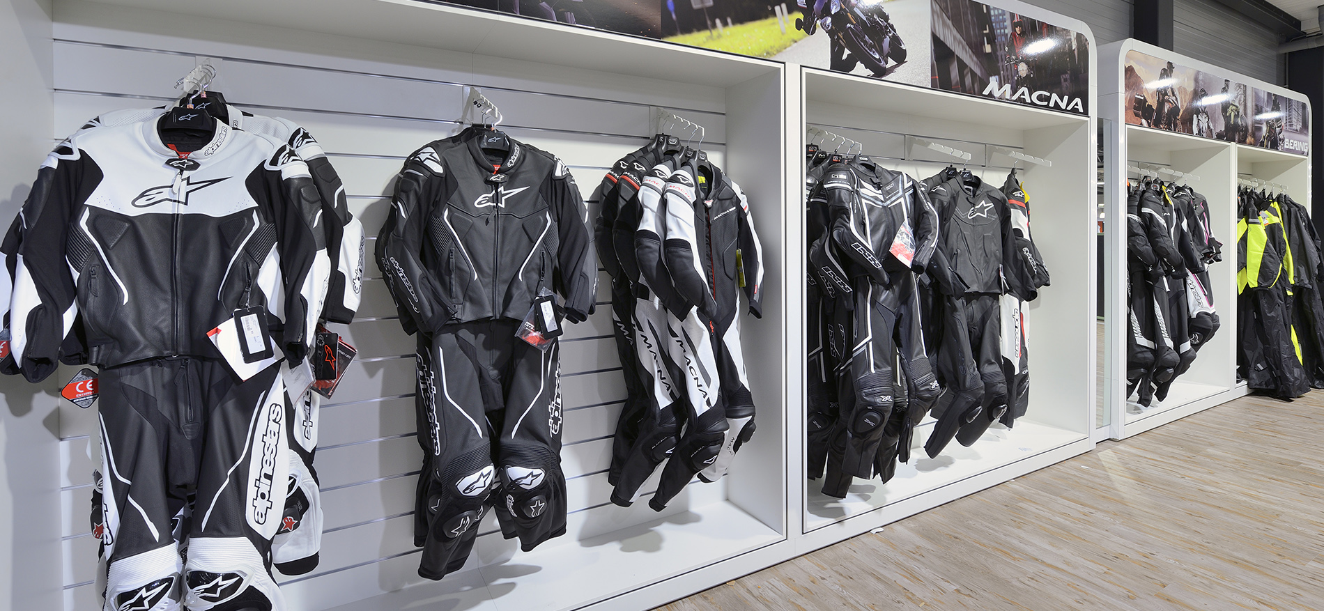 Goedhart Motorbikes: interior design by WSB - Sport store