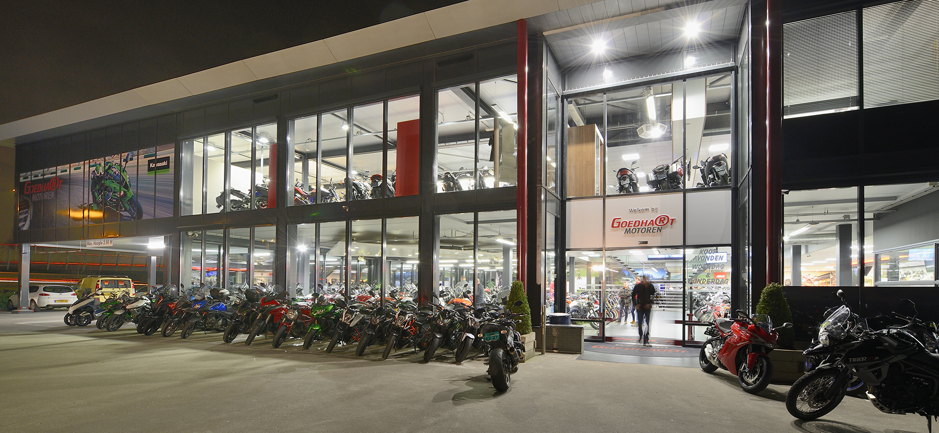 Goedhart Motorbikes: interior design by WSB - Sport store