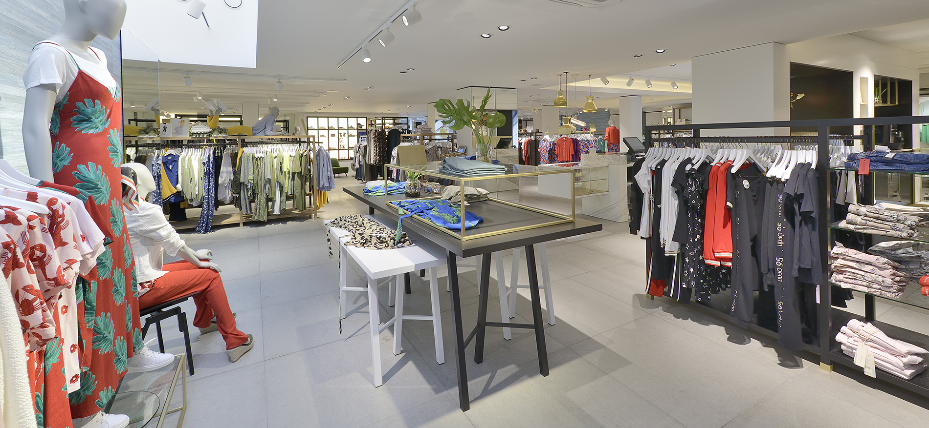 Anna van Toor, Zeist | Interior Luxury Fashion Shop - 