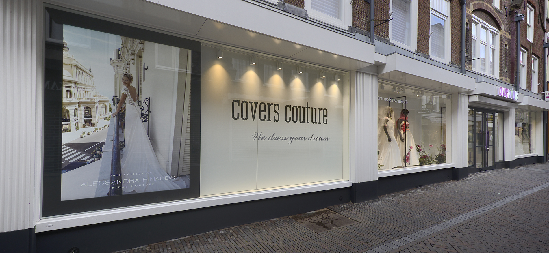 Covers Couture, Utrecht | Bridal shop interior - 