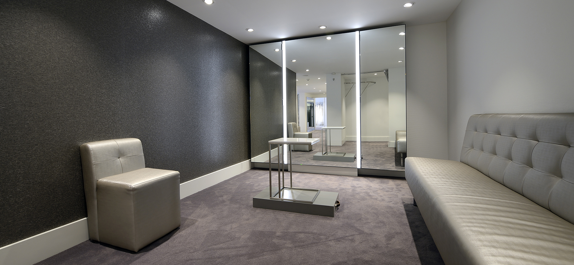Covers Couture, Utrecht | Bridal shop interior - 