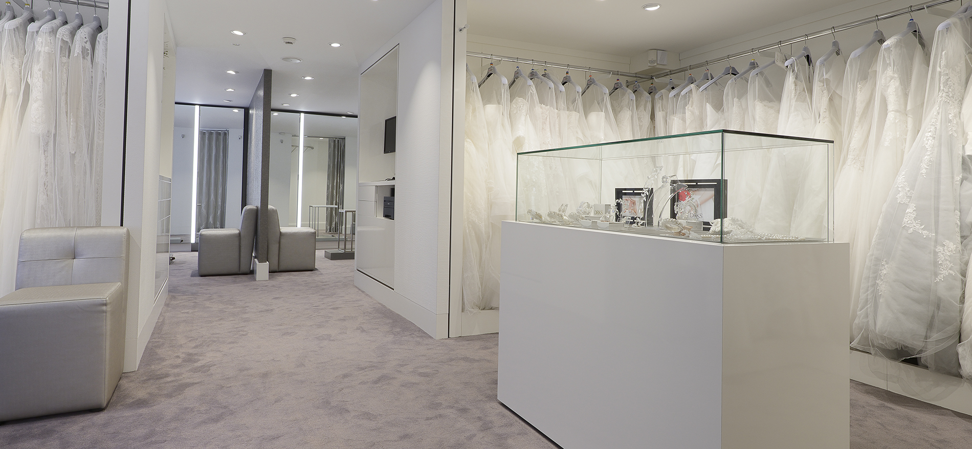 Covers Couture, Utrecht | Bridal shop interior - 