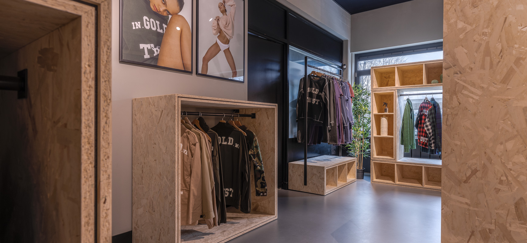 In Gold We Trust – Fashion Showroom inrichting - Fashion
