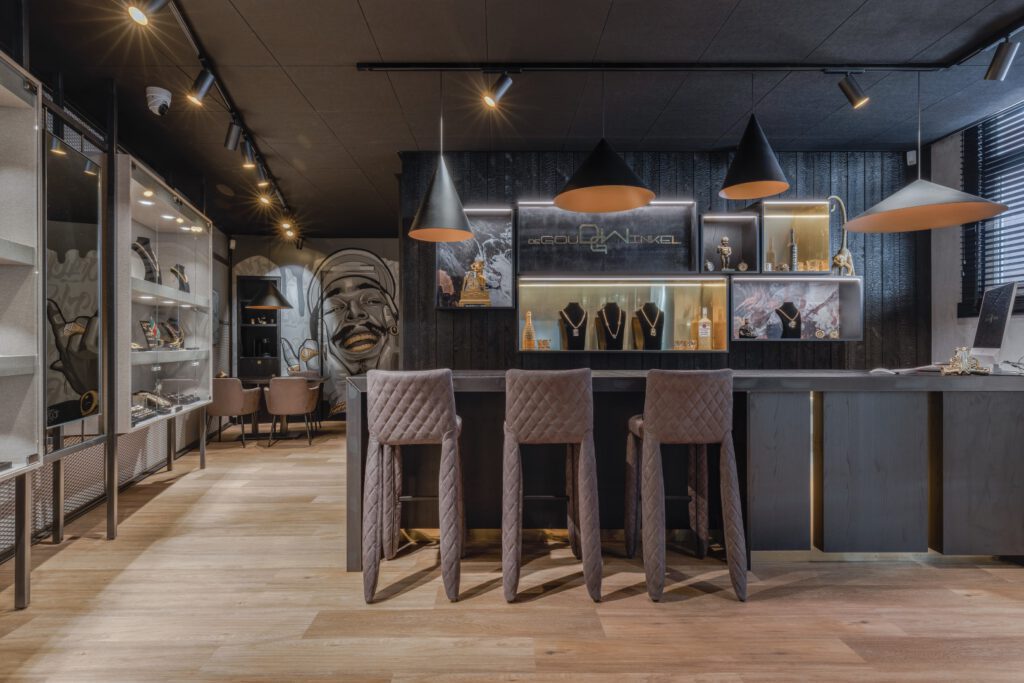 Jeweler design and furnishing by WSB retail