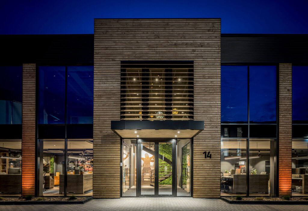 Luxe werkplek Kantoor ontwerp showroom inrichting ontvangstruimte experience centre bar horeca kantine