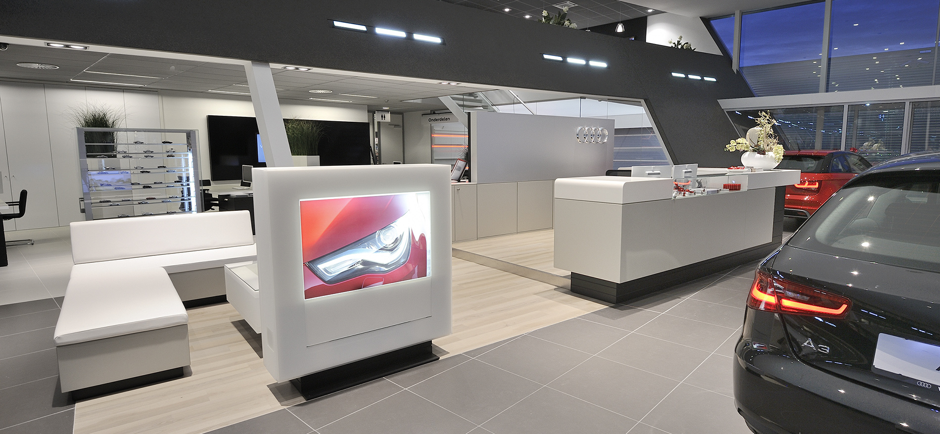 Audi Showroom | Pon Dealer Amersfoort (NL) - Showrooms