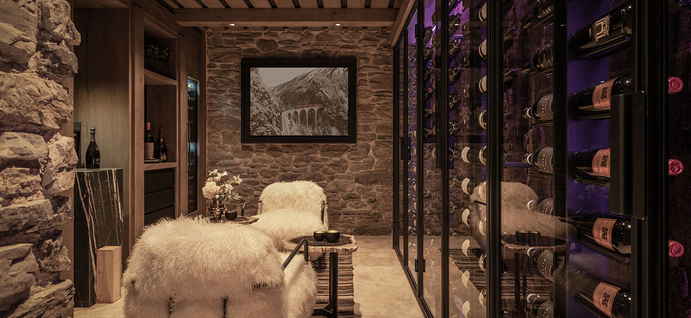 Interior luxury bar & wine room | Nederland - Tailor-made villa's