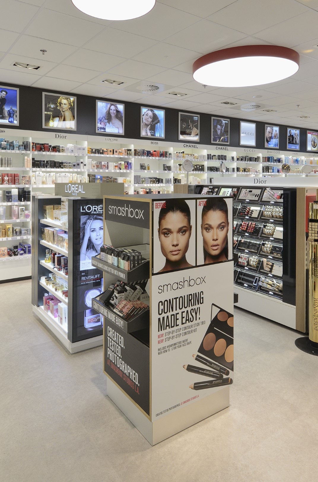 B&S Crewshop Airport Schiphol (NL) – Retail design and shopfitting - 