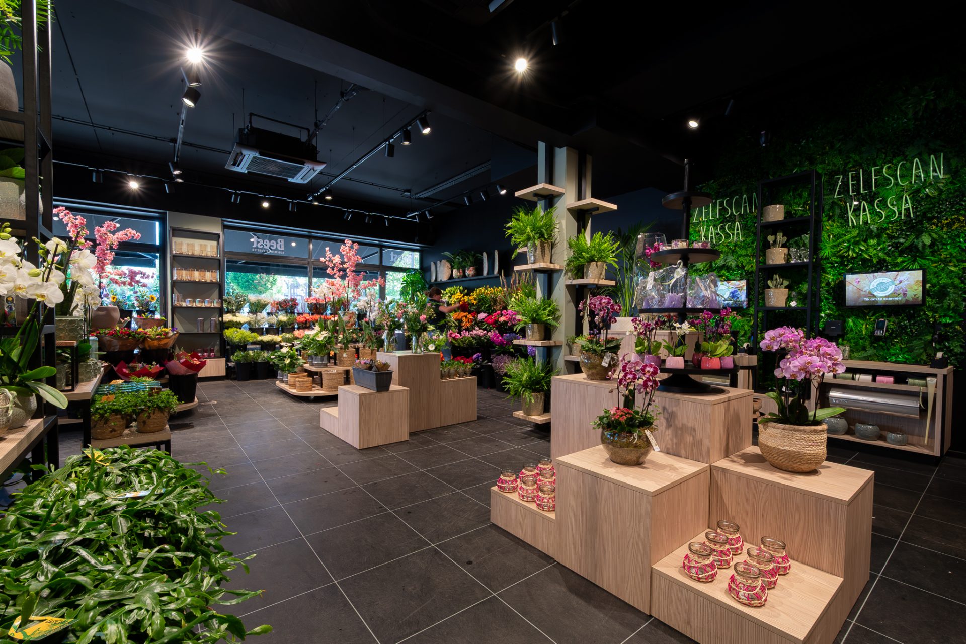 Van Beest Bloemen en Planten | Vathorst (NL) - Ladeneinrichtung