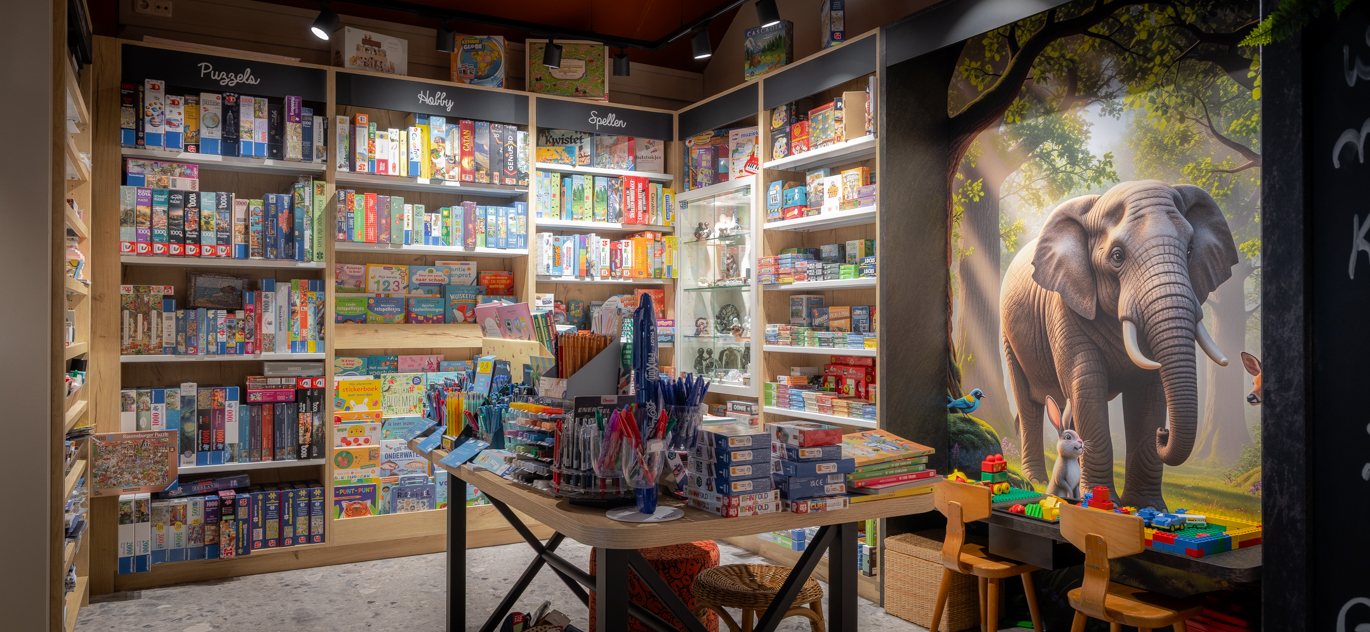 Bookshop De Boekenmolen | Meliskerke - Shop fitting