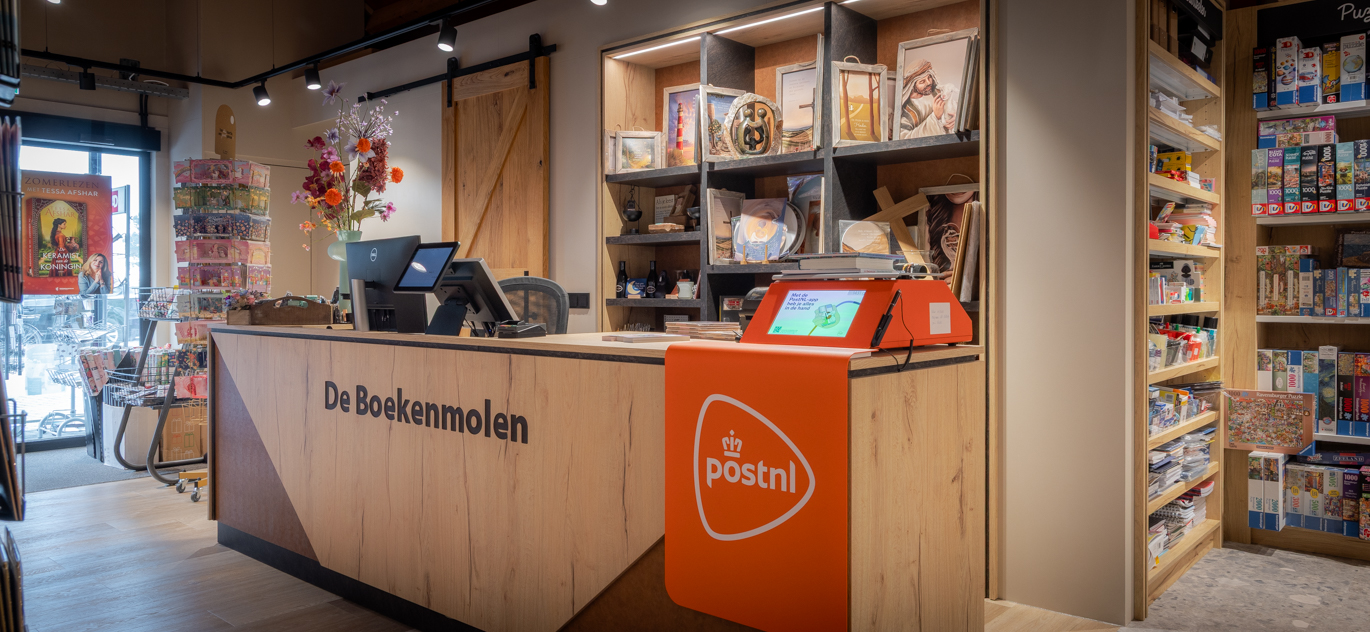 Bookshop De Boekenmolen | Meliskerke - Shop fitting